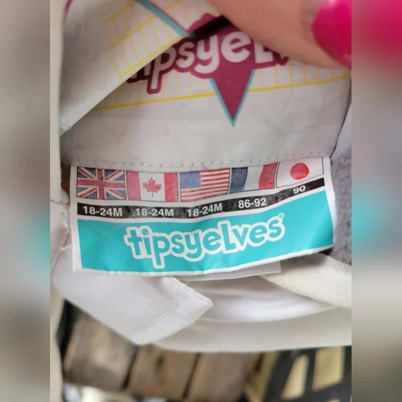 TIPSY ELVES SZ 18-24M VGUC 1 pc WHITE w/ RAINBOW 🌈 aplique SNOWSUIT w/ Hood - Picture 3 of 8